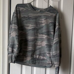 Cleo women’s Camouflage Crewneck Sweater size S